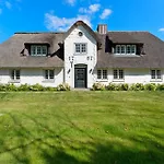 Feriehus Carolinen Hof 1 *